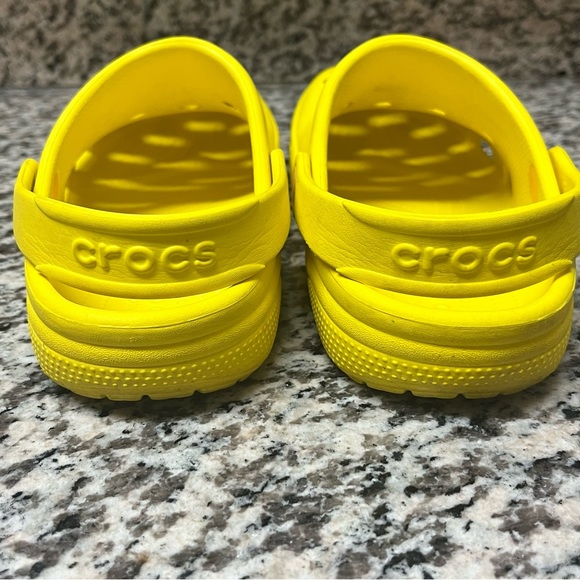 Crocs Yellow Unisex Women’s Size 8, Men’s Size 6 - Picture 5 of 8